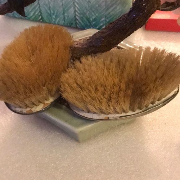 Antique silver brushes - Picture 3 of 7